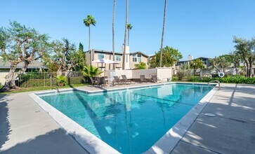 4227 Patrice Rd in Newport Beach, CA - Building Photo - Building Photo