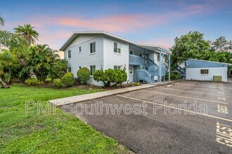 1670 Laurel St in Sarasota, FL - Building Photo - Building Photo