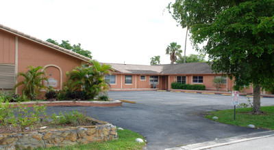 Regency Square in Coral Springs, FL - Foto de edificio - Building Photo