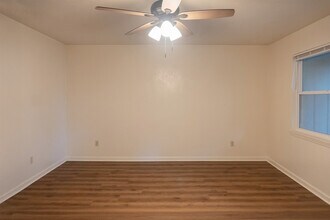 1550 Live Oak Dr in Tallahassee, FL - Building Photo - Building Photo