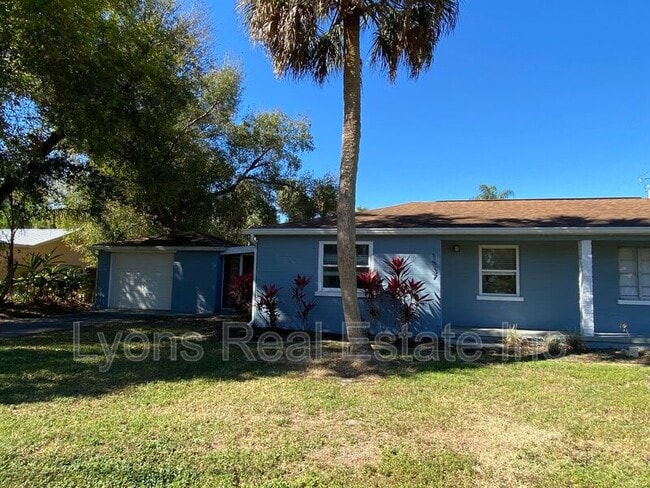 1537 Piney Rd in North Fort Myers, FL - Building Photo - Building Photo