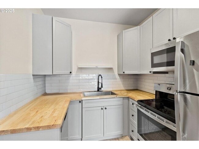 property at 1209 Carlyle St