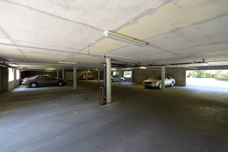 Walkover Commons in Brockton, MA - Foto de edificio - Building Photo