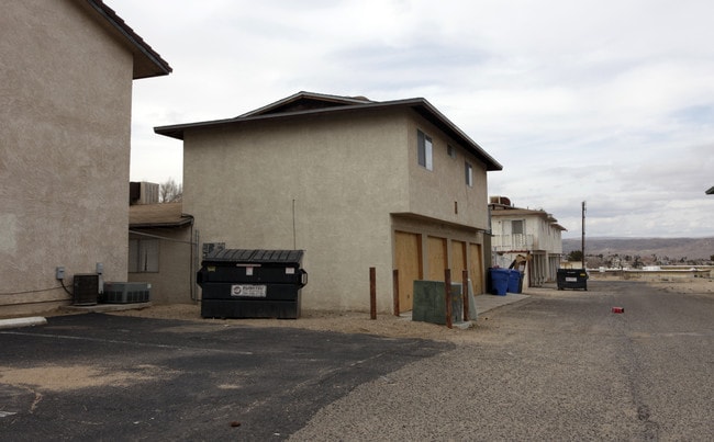 711 Upton Dr in Barstow, CA - Building Photo - Building Photo