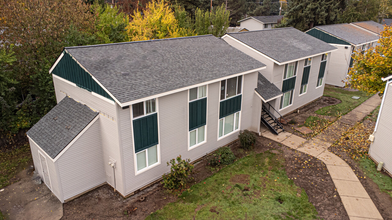 Villager Apartments in Forest Grove, OR - Building Photo