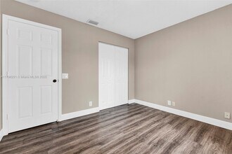 1518 Maple Dr in Weston, FL - Building Photo - Building Photo
