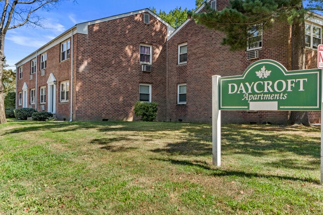 98 Blachley Rd in Stamford, CT - Building Photo - Building Photo