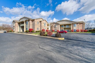 Park Madison Apartments in Greenwood, IN - Foto de edificio - Building Photo
