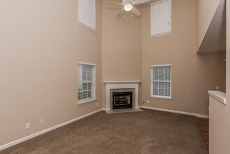 2355 Lexington Ln in Cumming, GA - Foto de edificio - Building Photo