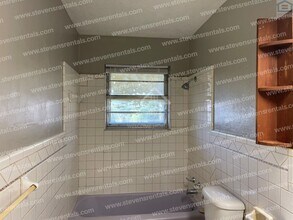 5804 NW Liberty Ave in Lawton, OK - Building Photo - Building Photo