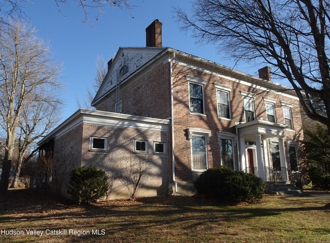 549 NY-23B in Claverack, NY - Building Photo - Building Photo