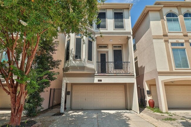 property at 621 Knox St