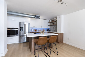 6801 Indian Creek Dr in Miami Beach, FL - Building Photo - Building Photo