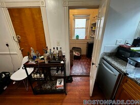 4.5 Centre St in Boston, MA - Building Photo