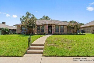 2108 Winona Dr in Plano, TX - Building Photo