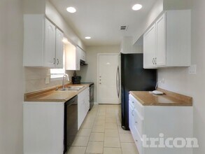 23110 Newgate Dr in Spring, TX - Foto de edificio - Building Photo