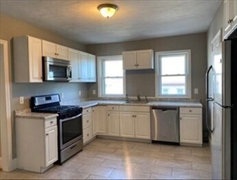 31-33 Pleasant St in Winthrop, MA - Building Photo - Building Photo