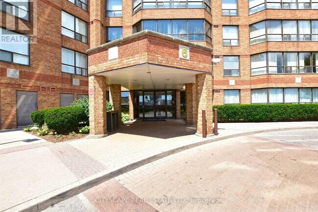 6 Humberline Dr in Toronto, ON - Building Photo - Building Photo