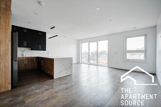 3008 W Belmont Ave, Unit 2 in Chicago, IL - Foto de edificio - Building Photo