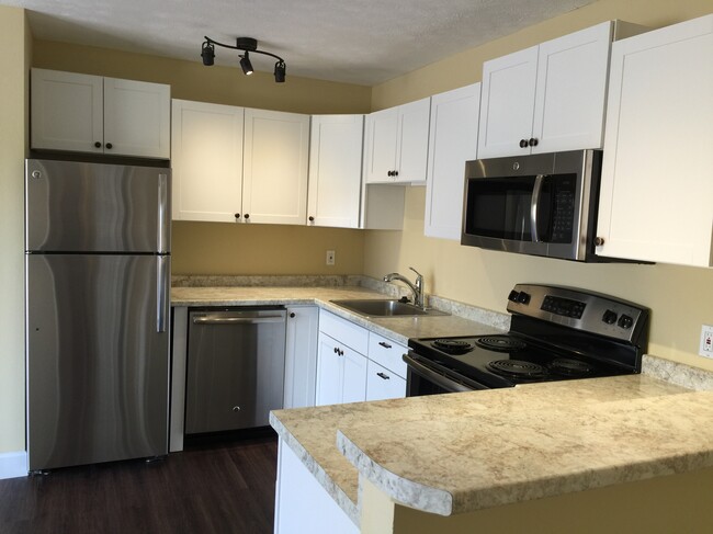 2241 W Pensacola St, Unit 26