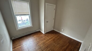 121 George St, Unit #2, in Boston, MA - Building Photo - Building Photo