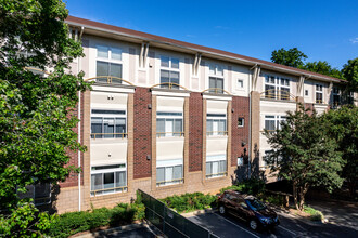 Lofts at Elizabeth in Charlotte, NC - Building Photo - Primary Photo