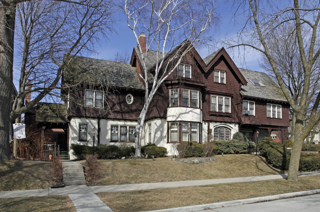 Bradford Terrace in Milwaukee, WI - Building Photo