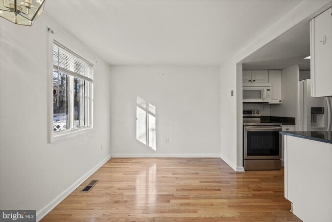 property at 5451 Endicott Ln