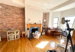71 Gainsborough St, Unit 301 in Boston, MA - Building Photo - Building Photo