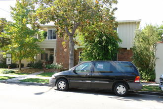 1015 N Louise St in Glendale, CA - Building Photo - Building Photo