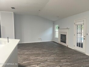 105 Johns Glen Dr in Jacksonville, FL - Building Photo - Building Photo