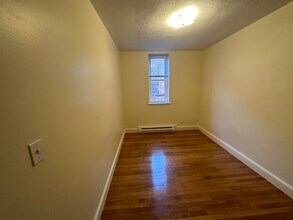 34 Westland Ave, Unit 4 in Boston, MA - Foto de edificio - Building Photo