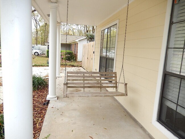 5527 Denargo Dr in Tallahassee, FL - Building Photo - Building Photo