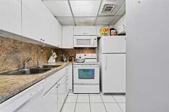 4675 W 18th Ct in Hialeah, FL - Building Photo - Building Photo