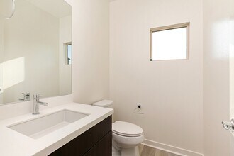 87 Savannah in Lake Forest, CA - Building Photo - Building Photo