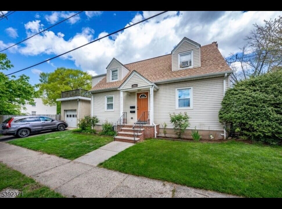 2505 Girard Pl, Unit 2505GirardPlace#2 in Union, NJ - Foto de edificio