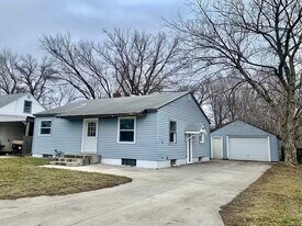 126 Clinton St in Austin, MN - Building Photo