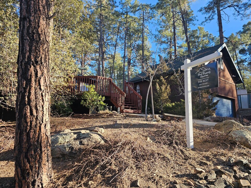 1111 Hill Dr in Prescott, AZ - Building Photo