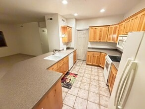 1255 Wolf Hollow Ln in Salt Lake City, UT - Building Photo - Building Photo