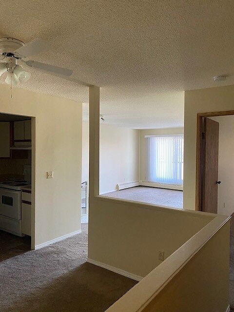 335 Garry Crescent NE in Calgary, AB - Building Photo - Building Photo