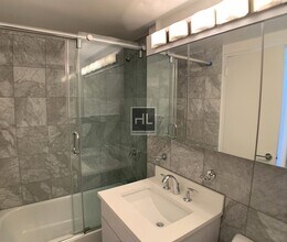 E 16 ST in New York, NY - Building Photo - Building Photo
