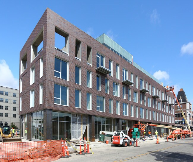 350 East Locust in Des Moines, IA - Building Photo - Building Photo