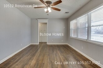 10512 Ridgeview Dr in The Village, OK - Building Photo - Building Photo