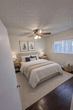 911 E 10th St in Long Beach, CA - Building Photo - Building Photo