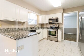 9934 Stonebridge Dr in Loveland, OH - Building Photo - Building Photo