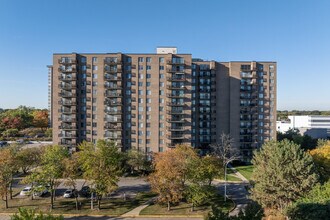 North Park Place Apartments in Southfield, MI - Foto de edificio - Building Photo