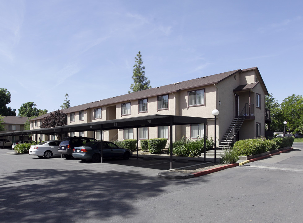 Monterey Apartments in Woodland, CA - Building Photo