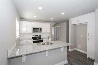 604 E Osage Trce in Rogers, AR - Building Photo - Building Photo