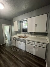 405 W 10th St in Ada, OK - Building Photo - Building Photo