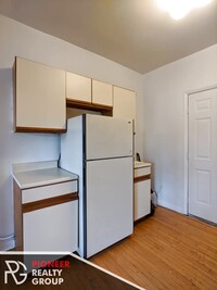 664 W Cornelia Ave, Unit 664-21 in Chicago, IL - Building Photo - Building Photo